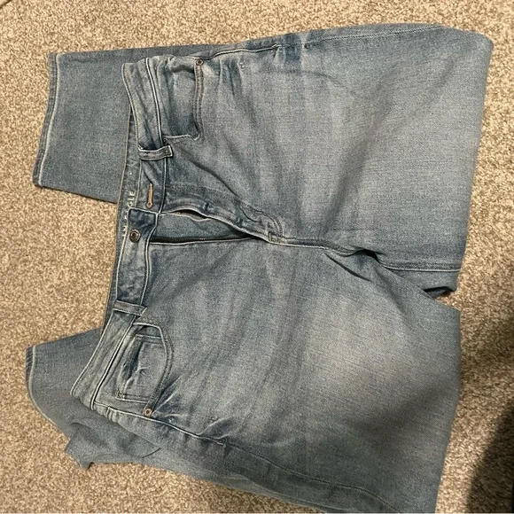 NWOT American Eagle Mom Jeans - Picture 4 of 4